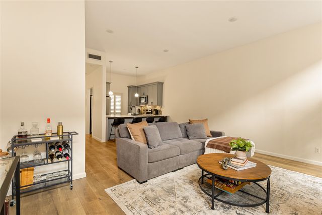 4015 Holland Avenue 103, Dallas, TX 75219