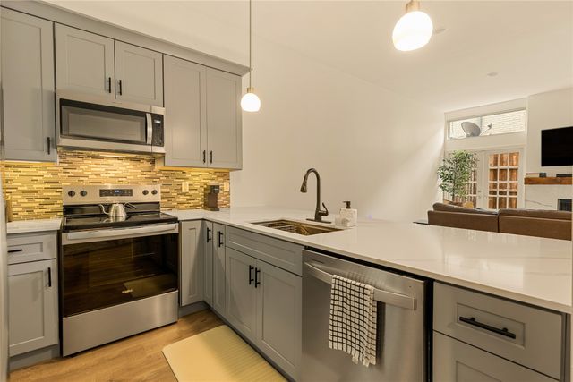 4015 Holland Avenue 103, Dallas, TX 75219