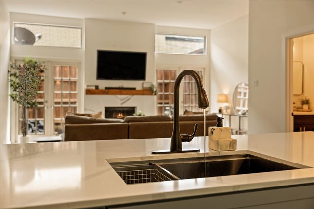 4015 Holland Avenue 103, Dallas, TX 75219