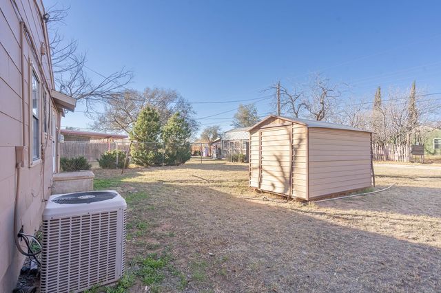 1117 E Estes Ave, Midland, TX 79701