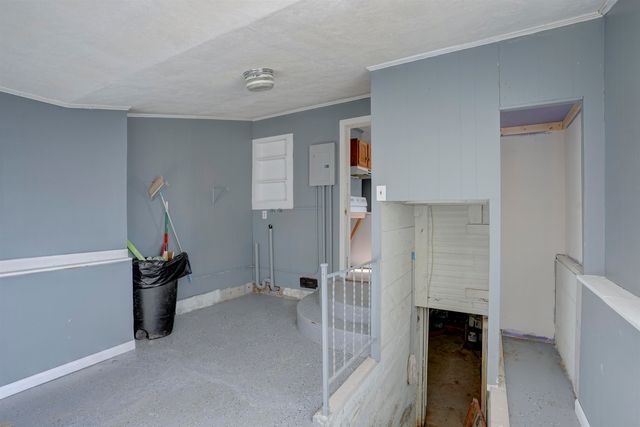 1905 Loomis St, Winfield, KS 67156