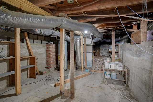 1905 Loomis St, Winfield, KS 67156