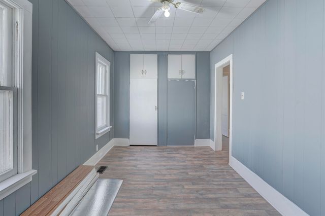 1905 Loomis St, Winfield, KS 67156