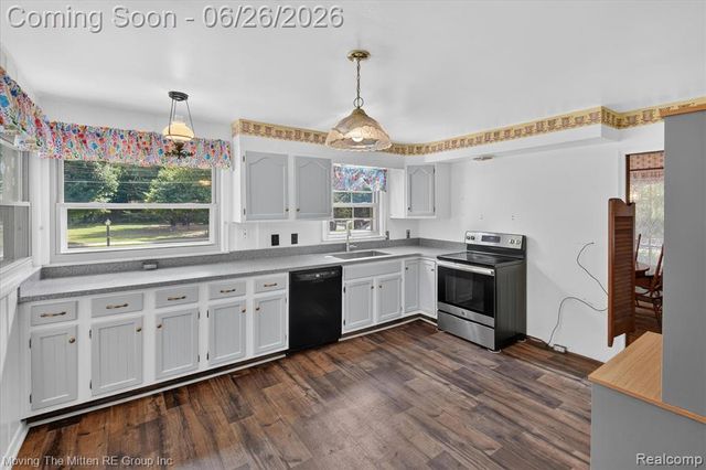 46800 W 11 Mile Road, Novi, MI 48374