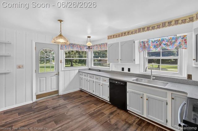 46800 W 11 Mile Road, Novi, MI 48374