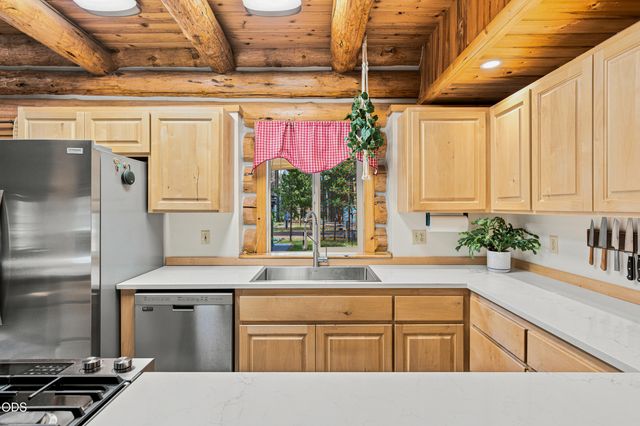 16087 Lava Drive, La Pine, OR 97739
