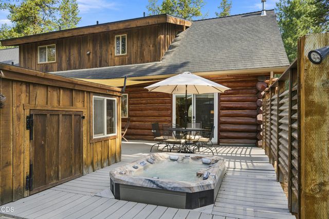 16087 Lava Drive, La Pine, OR 97739