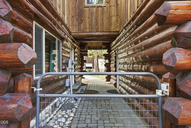 16087 Lava Drive, La Pine, OR 97739