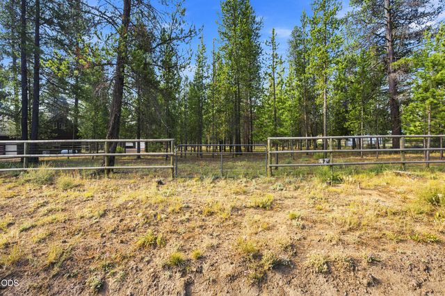 16087 Lava Drive, La Pine, OR 97739
