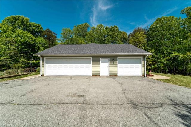 8607 Boones Landing Drive, Stokesdale, NC 27357