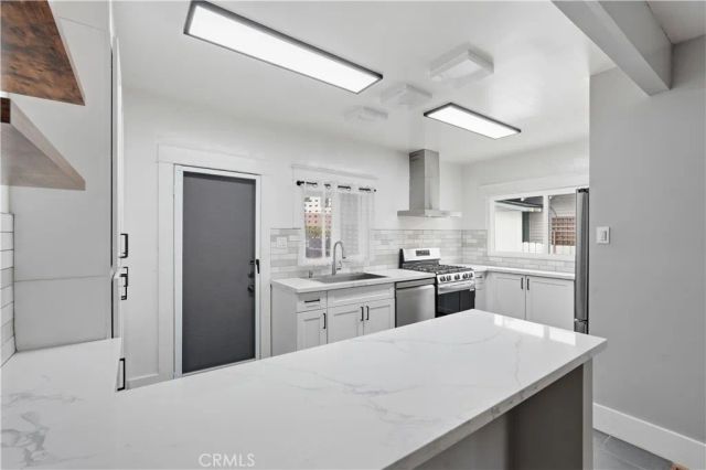 236 Redondo, Long Beach, CA 90803
