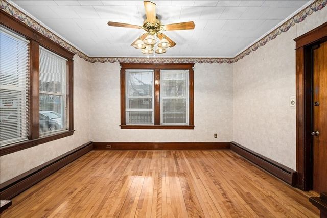 34 Dartmouth St, Worcester, MA 01604
