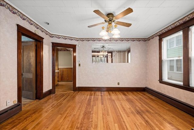 34 Dartmouth St, Worcester, MA 01604