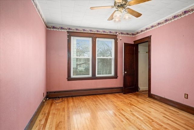 34 Dartmouth St, Worcester, MA 01604