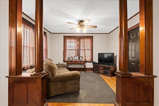 34 Dartmouth St, Worcester, MA 01604