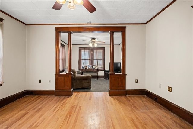 34 Dartmouth St, Worcester, MA 01604