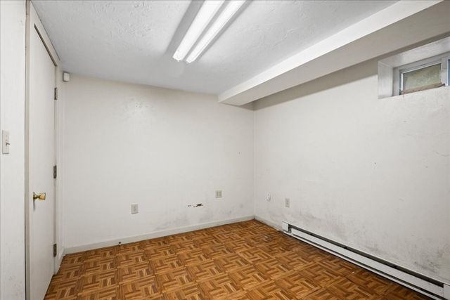 34 Dartmouth St, Worcester, MA 01604