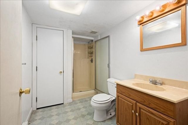 34 Dartmouth St, Worcester, MA 01604