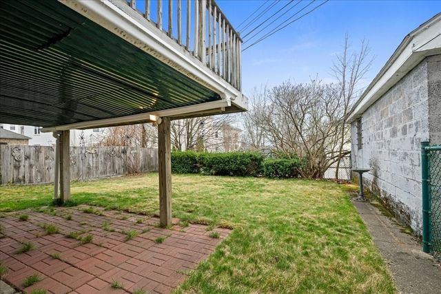34 Dartmouth St, Worcester, MA 01604