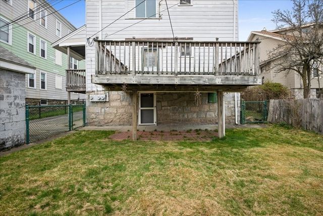 34 Dartmouth St, Worcester, MA 01604