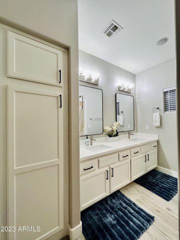 492 E RAINBOW Drive, Chandler, AZ 85249