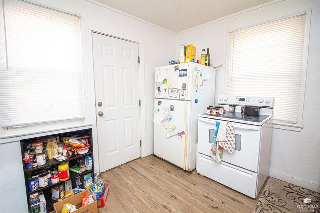 10 Lincoln Circle, Junction City, KS 66441