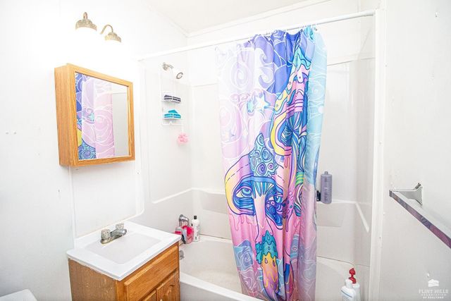 10 Lincoln Circle, Junction City, KS 66441