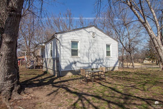 10 Lincoln Circle, Junction City, KS 66441