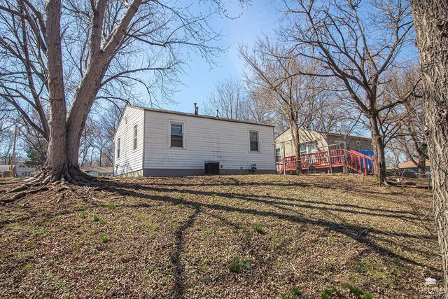10 Lincoln Circle, Junction City, KS 66441