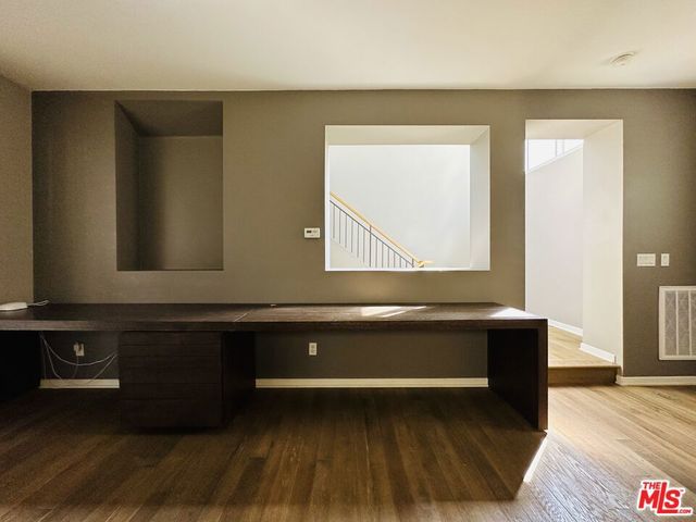 6581 Seabluff Drive 11, Los Angeles, CA 90094