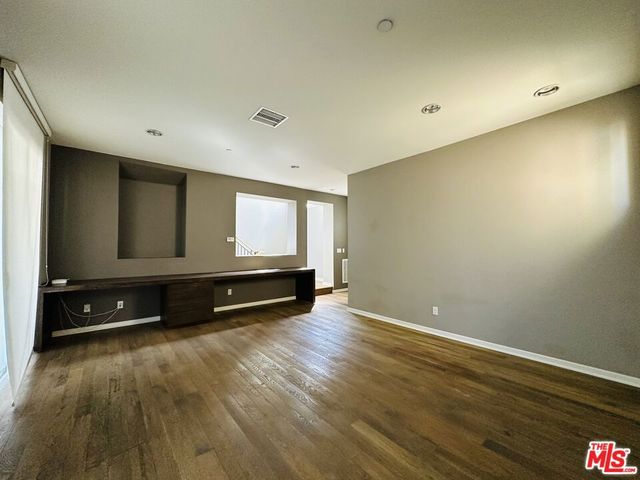 6581 Seabluff Drive 11, Los Angeles, CA 90094
