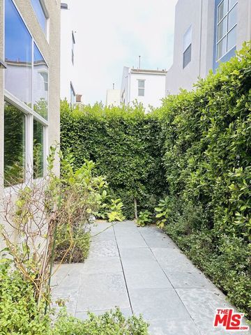 6581 Seabluff Drive 11, Los Angeles, CA 90094