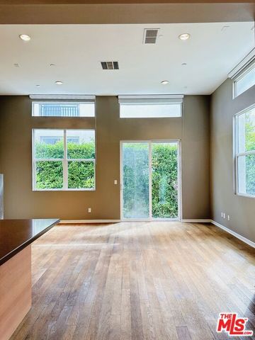 6581 Seabluff Drive 11, Los Angeles, CA 90094