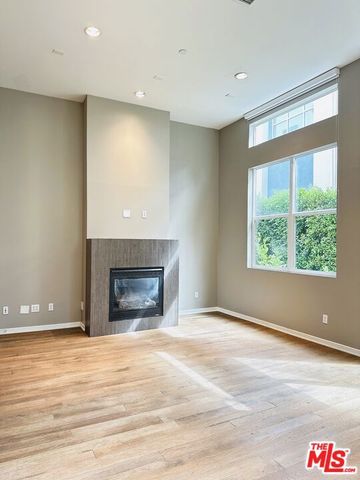 6581 Seabluff Drive 11, Los Angeles, CA 90094