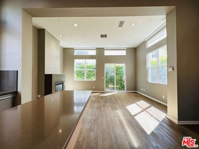 6581 Seabluff Drive 11, Los Angeles, CA 90094