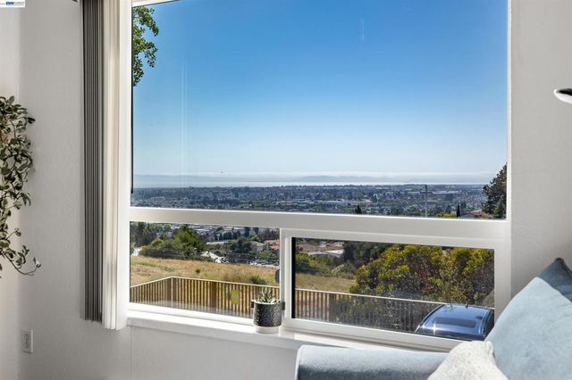 2505 Miramar Ave 114, Castro Valley, CA 94546