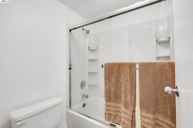 2505 Miramar Ave 114, Castro Valley, CA 94546
