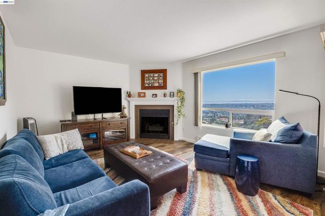 2505 Miramar Ave 114, Castro Valley, CA 94546