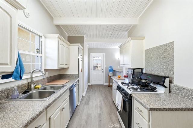 17066 Jersey St., Granada Hills, CA 91344