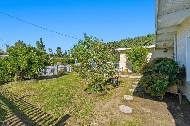 17066 Jersey St., Granada Hills, CA 91344