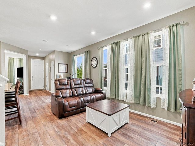 21331 E 60th Ave, Aurora, CO 80019