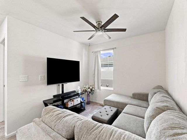 21331 E 60th Ave, Aurora, CO 80019