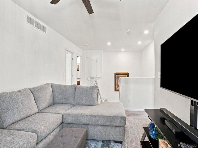 21331 E 60th Ave, Aurora, CO 80019