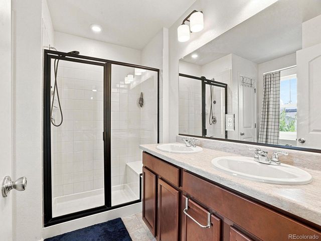 21331 E 60th Ave, Aurora, CO 80019