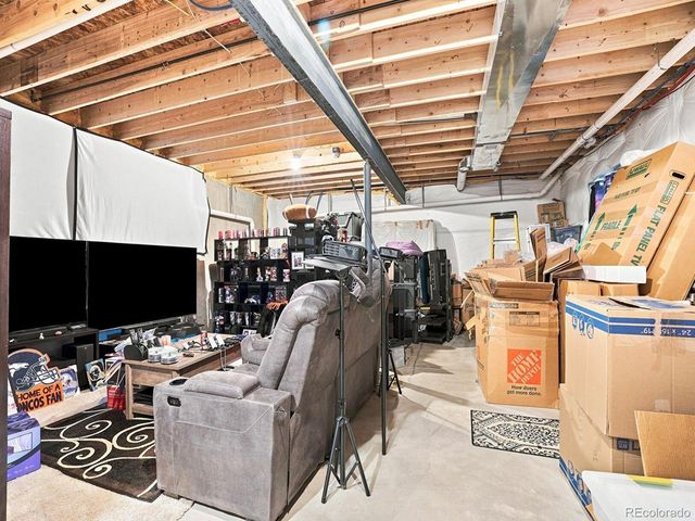 21331 E 60th Ave, Aurora, CO 80019