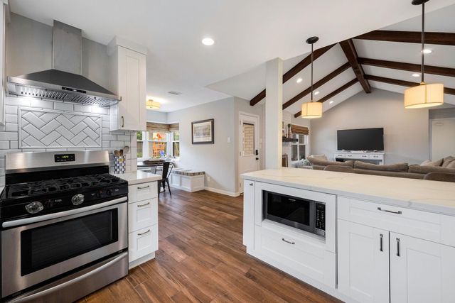 1922 Shadowdale Drive, Houston, TX 77043
