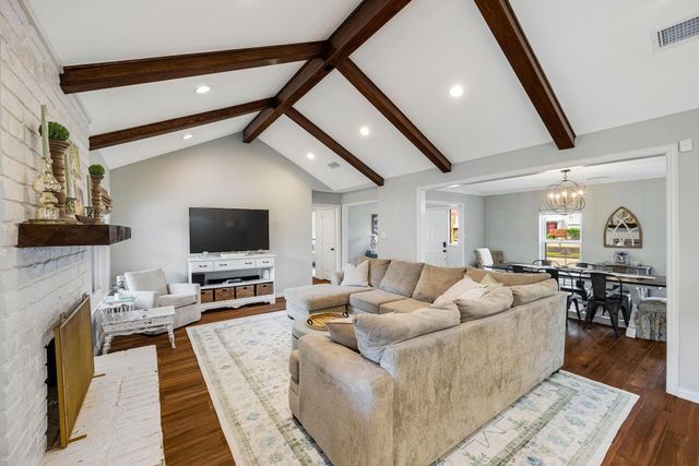 1922 Shadowdale Drive, Houston, TX 77043