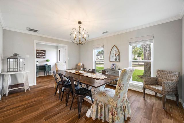 1922 Shadowdale Drive, Houston, TX 77043