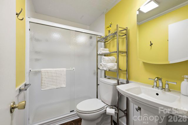 10 Eola Avenue, Asheville, NC 28806
