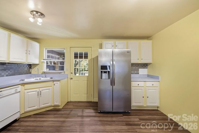 10 Eola Avenue, Asheville, NC 28806